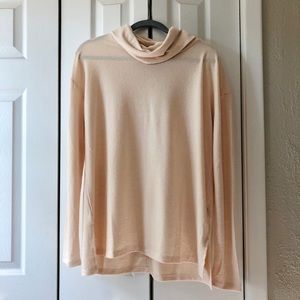 Gap lightweight light pink turtleneck